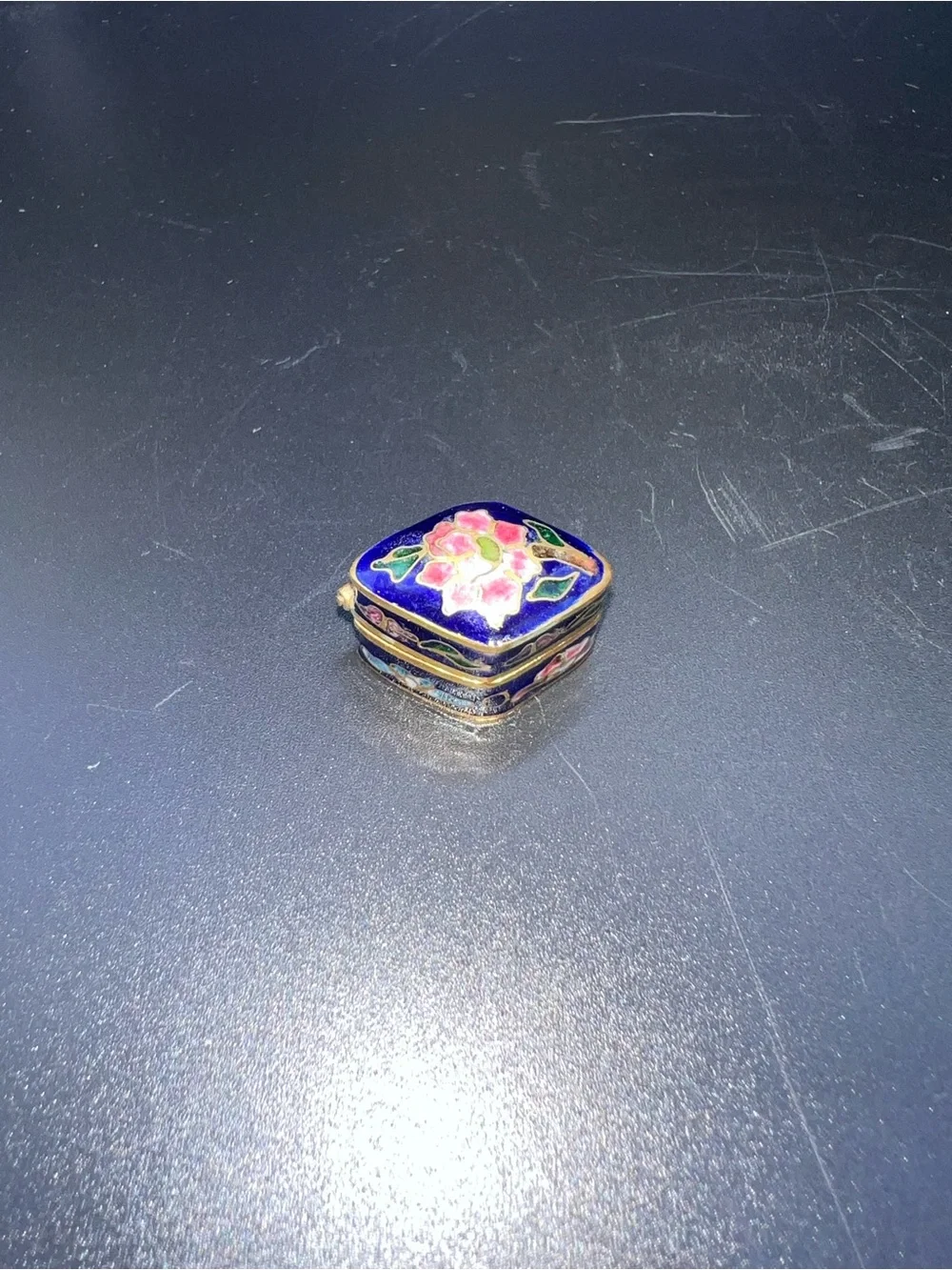 Tiny vintage Chinese cloisonné trinket box